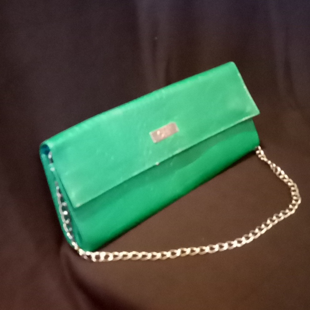 CHI Green Flat Iron Purse with Gold Chain - Picture 2 of 3